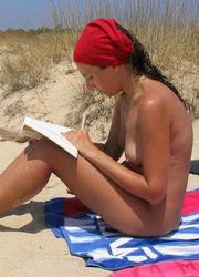 A nude lady on the Ipanema Image 10