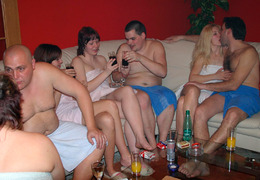 Amateur swinger group action gall Image 3
