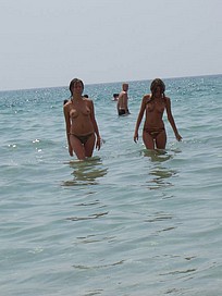 nude in beach