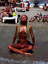 beach nude girls