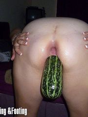 Huge green squash makes her pussy suffer
