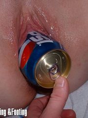 Pepsi can easily comes in and out of the pussy

