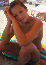 A nude girl on the Tulum Image 1