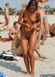 A bikini bitch going topless on the Koh Phangan Image 9