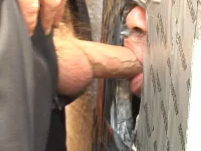 Gay Streaming Video - Older man at glory hole - must see.